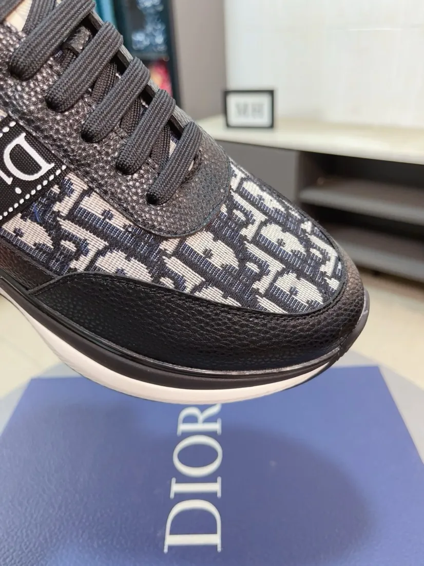 Men's men's shoes 💰458🌹🌹【Dior】Best-selling official website world premiere🔝High-end men's shoes brand official website latest series: The upper is made of imported cowhide with specially designed fabrics➕Mesh breathable lining. Make walking more convenient and comfortable! Compared with the official quality, Midea’s 1:1 replica. Create a fashionable personality to set off your uniqueness! A must-have for trendy men! Classic style. Men's sizes: 38-44.